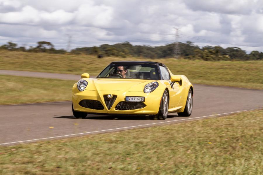  Alfa Romeo 4C Spider (960) 2015 года  (AU) (фото 40 из 40)